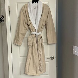 NWOT monarch cypress women’s robe